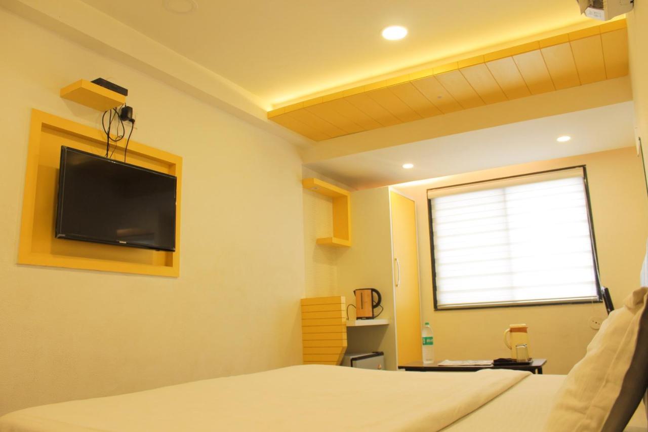 Hotel Maa Sharda Индаур Экстерьер фото